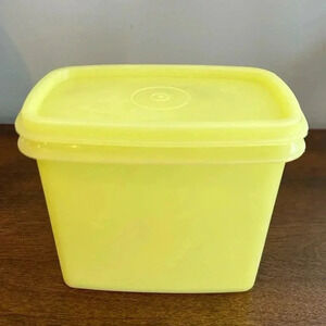 Vintage Tupperware Storage Container Canister Yellow 1243-3 and Lid 1244-7 EUC.
